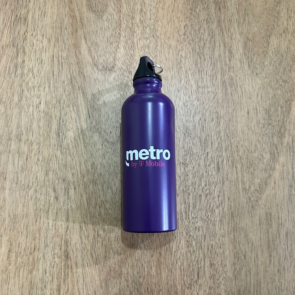 METRO BY T-MOBILE Water Bottle purple, white and pink